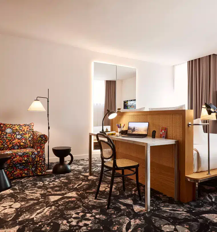 2o Sports Voyages - Séjour Match Italie France Tournoi des 6 nations 2025 à Rome Hôtel Mama Shelter