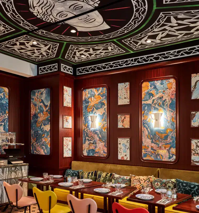 2o Sports Voyages - Séjour Match Italie France Tournoi des 6 nations 2025 à Rome Hôtel Mama Shelter