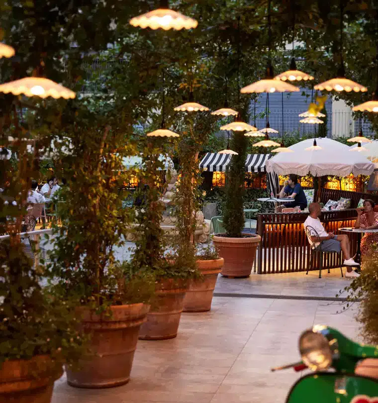 2o Sports Voyages - Séjour Match Italie France Tournoi des 6 nations 2025 à Rome Hôtel Mama Shelter