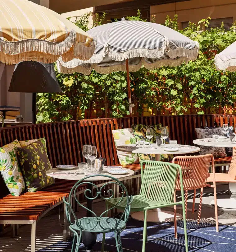 2o Sports Voyages - Séjour Match Italie France Tournoi des 6 nations 2025 à Rome Hôtel Mama Shelter