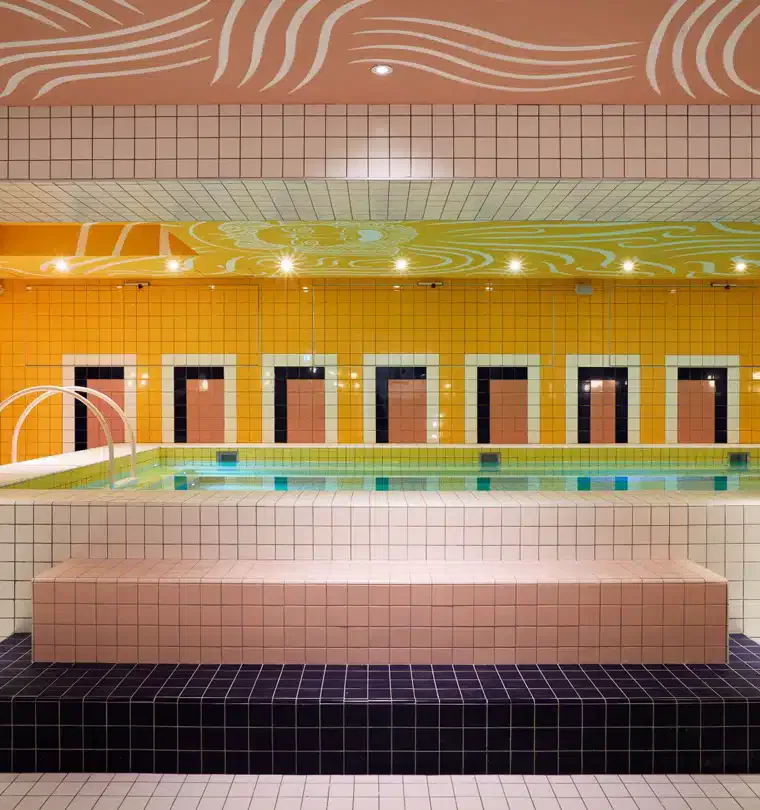 2o Sports Voyages - Séjour Match Italie France Tournoi des 6 nations 2025 à Rome Hôtel Mama Shelter