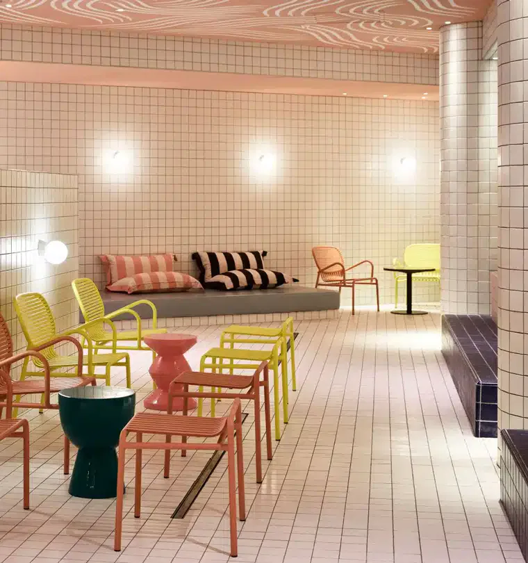 2o Sports Voyages - Séjour Match Italie France Tournoi des 6 nations 2025 à Rome Hôtel Mama Shelter