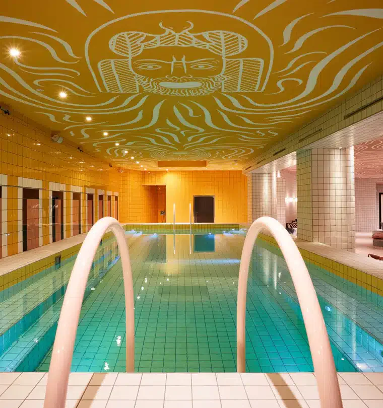 2o Sports Voyages - Séjour Match Italie France Tournoi des 6 nations 2025 à Rome Hôtel Mama Shelter