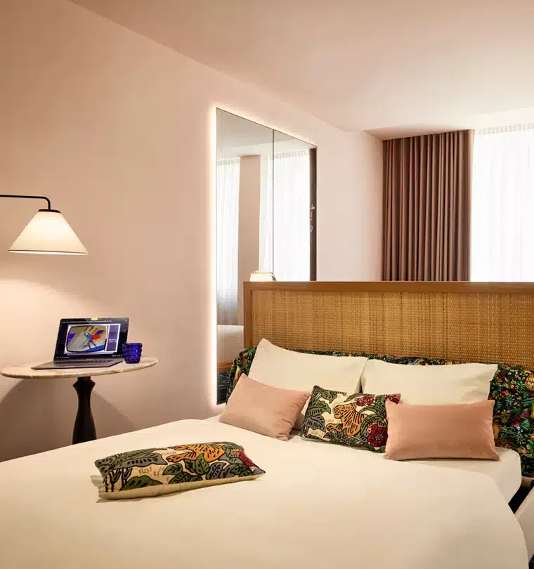 2o Sports Voyages - Séjour Match Italie France Tournoi des 6 nations 2025 à Rome Hôtel Mama Shelter