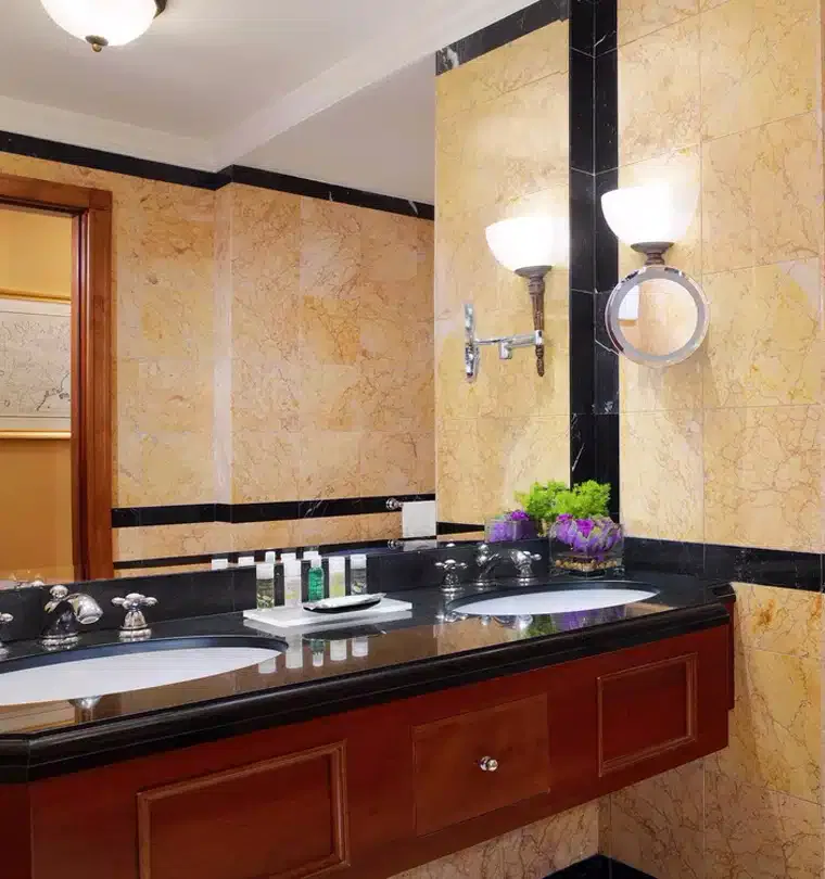 2o Sports Voyages - Séjour Match Italie France Tournoi des 6 nations 2025 à Rome Hôtel Westin Excelsior